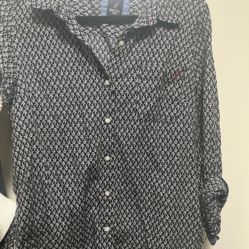 Nautica jeans Stylish navy blue White Patterned Top blouse collar button-down L - Picture 3 of 3